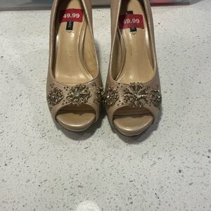 Women’s high heels ALEX MARIE SZ 6 GUC
